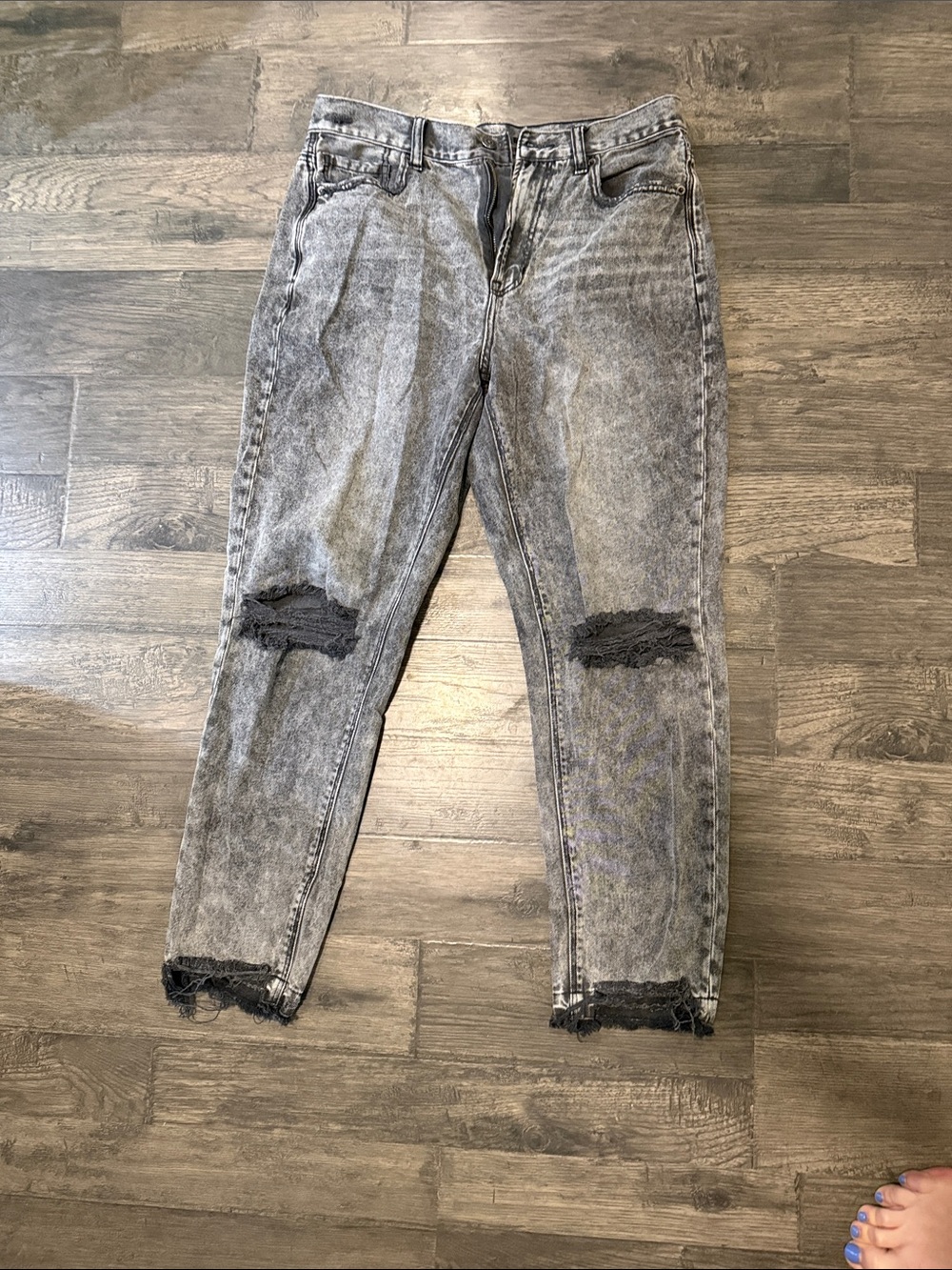 American Eagle Outfitters Gray Acid-Wash Distressed Boyfriend Jeans